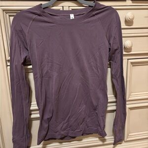 Athleta momentum top. Purple. In perfect condition!